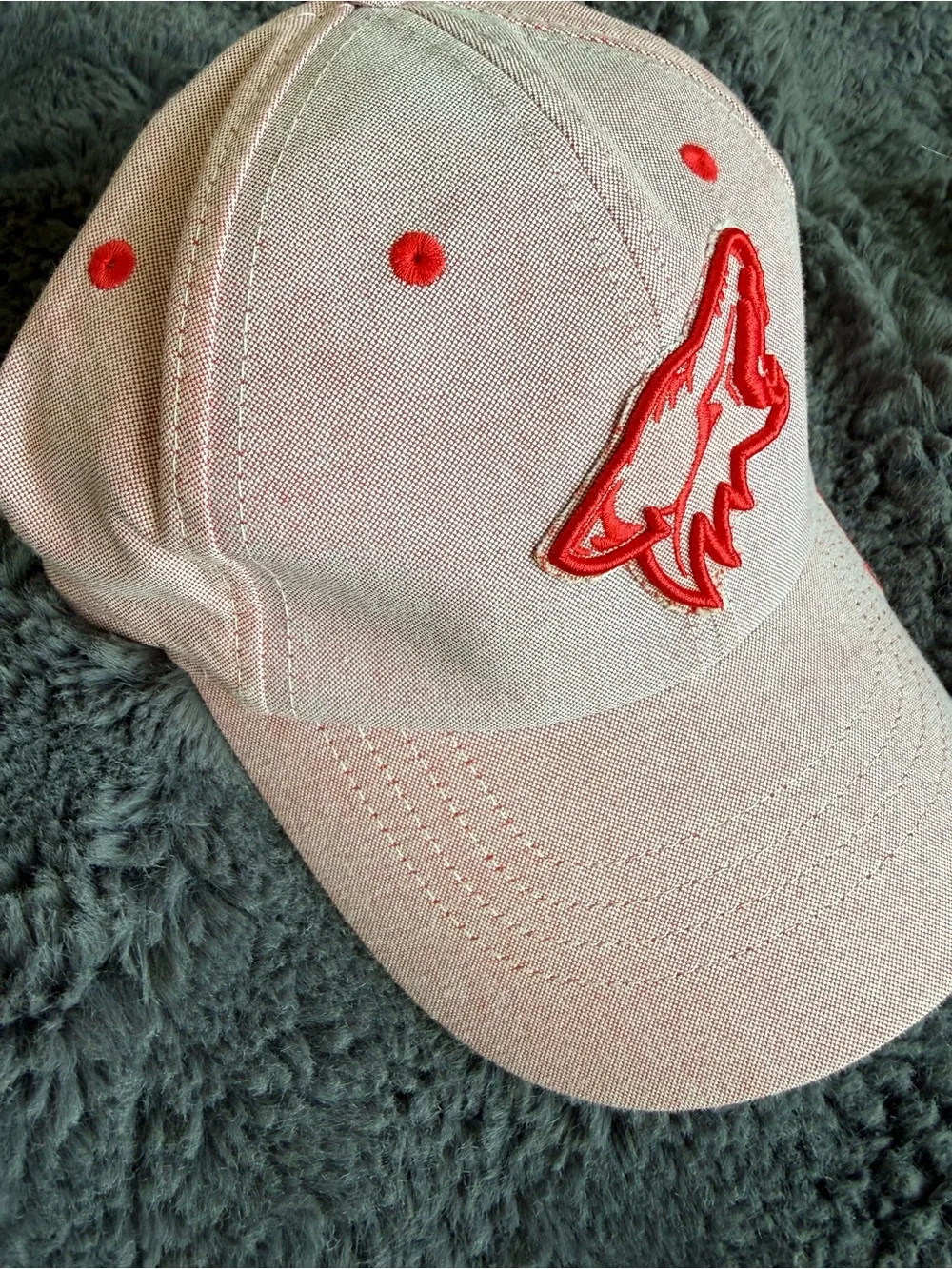 Vintage Pink Women’s NHL Baseball Cap with Red Embroidered Logo snap back NEW